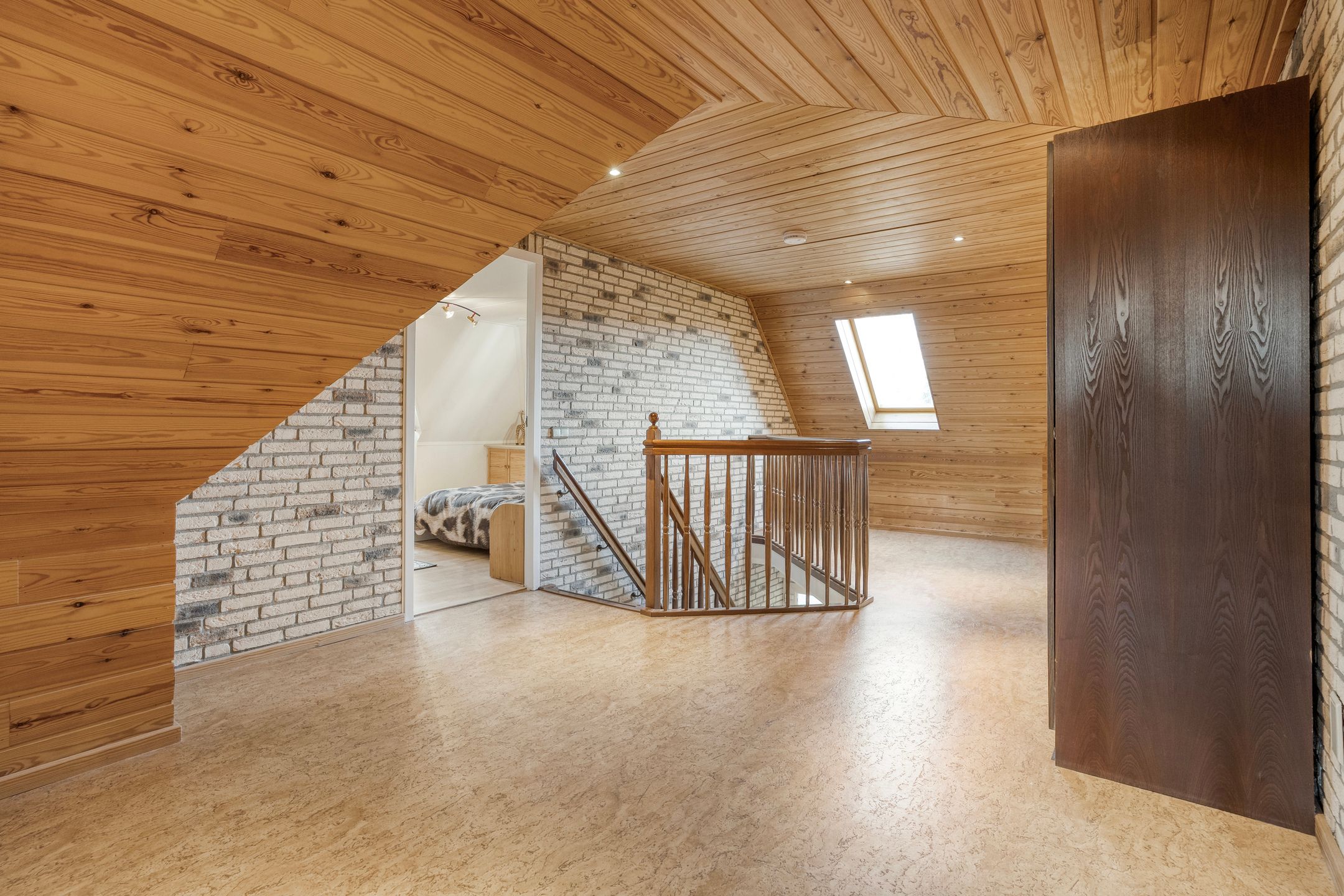 Exclusive living at the forest edge - space, freedom, and professional work-live comfort — 48