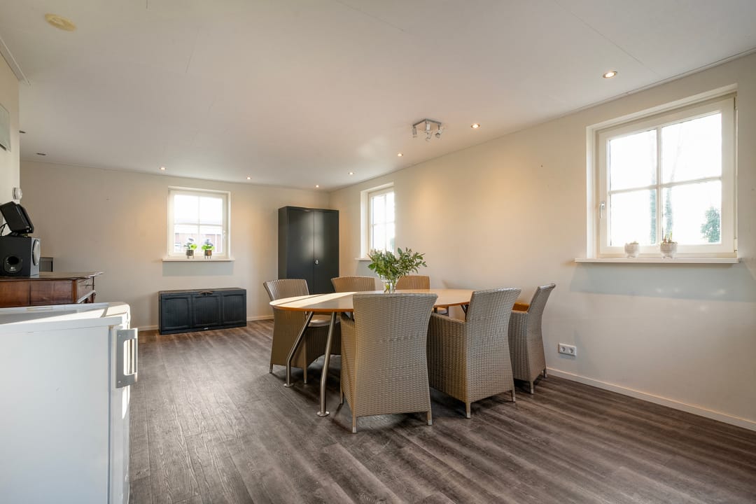 Exclusive living at the forest edge - space, freedom, and professional work-live comfort — 61