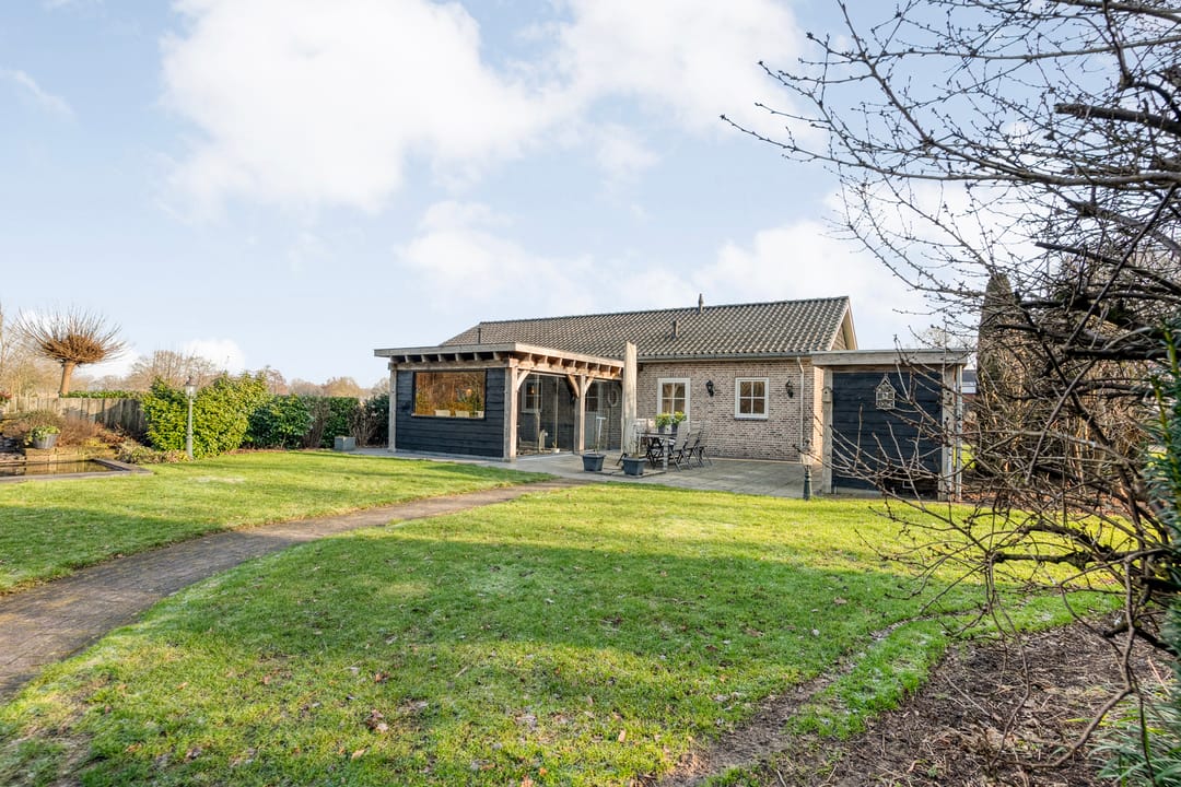 Exclusive living at the forest edge - space, freedom, and professional work-live comfort — 79