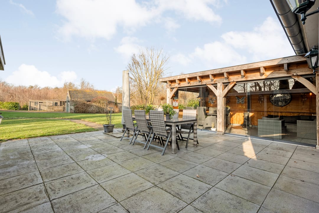 Exclusive living at the forest edge - space, freedom, and professional work-live comfort — 91