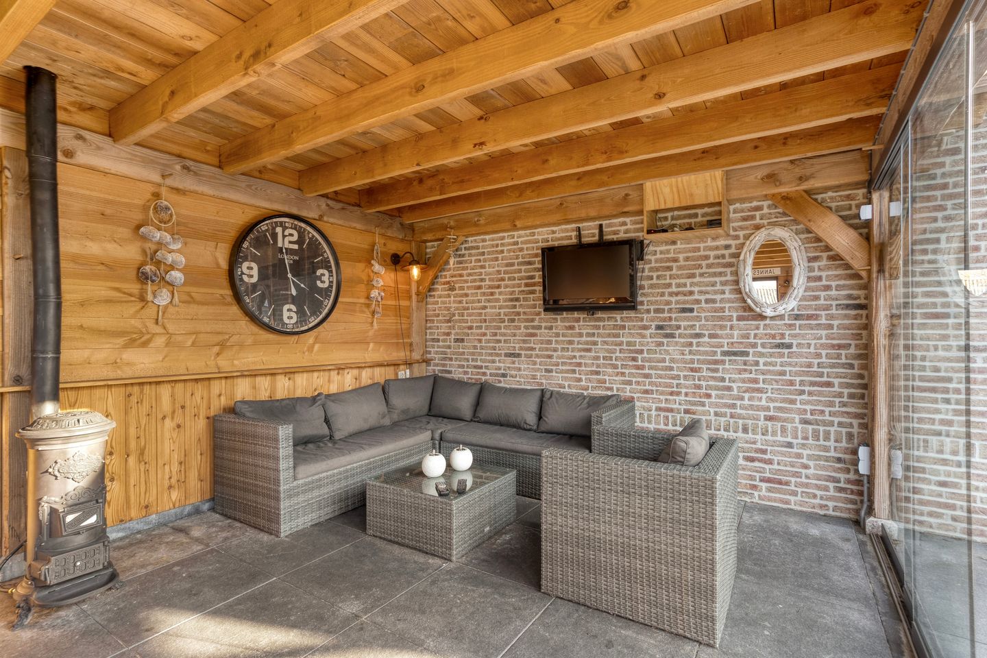 Exclusive living at the forest edge - space, freedom, and professional work-live comfort — 83