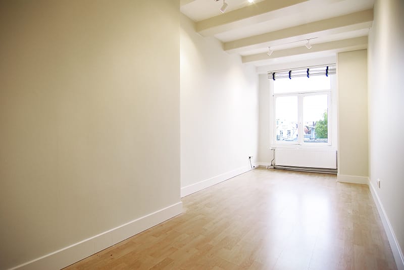 View photo 1 of Warmoesstraat 155