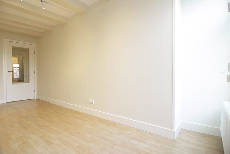 View photo 4 of Warmoesstraat 155