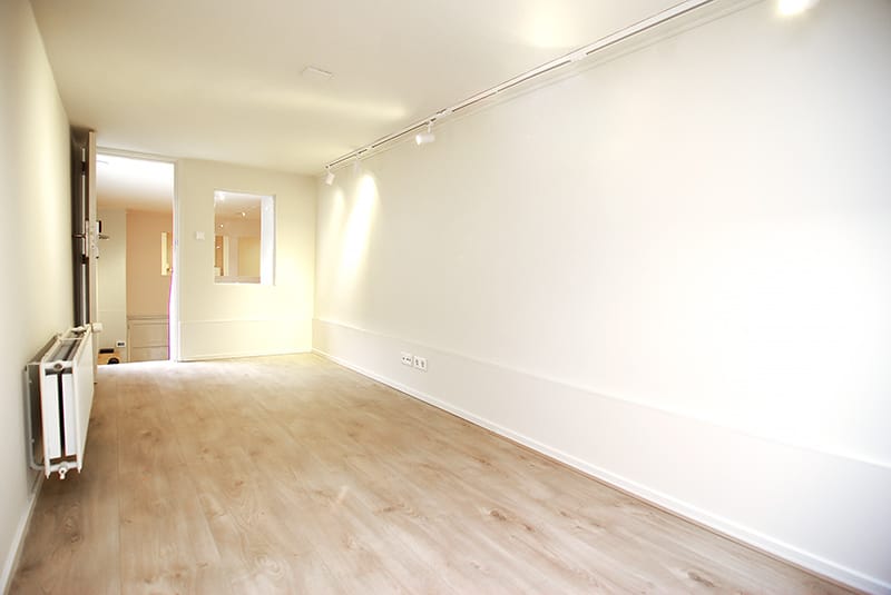 Bekijk foto 1 van Warmoesstraat 155