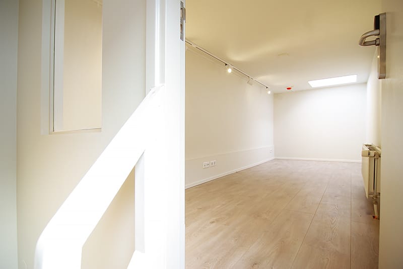 Bekijk foto 3 van Warmoesstraat 155