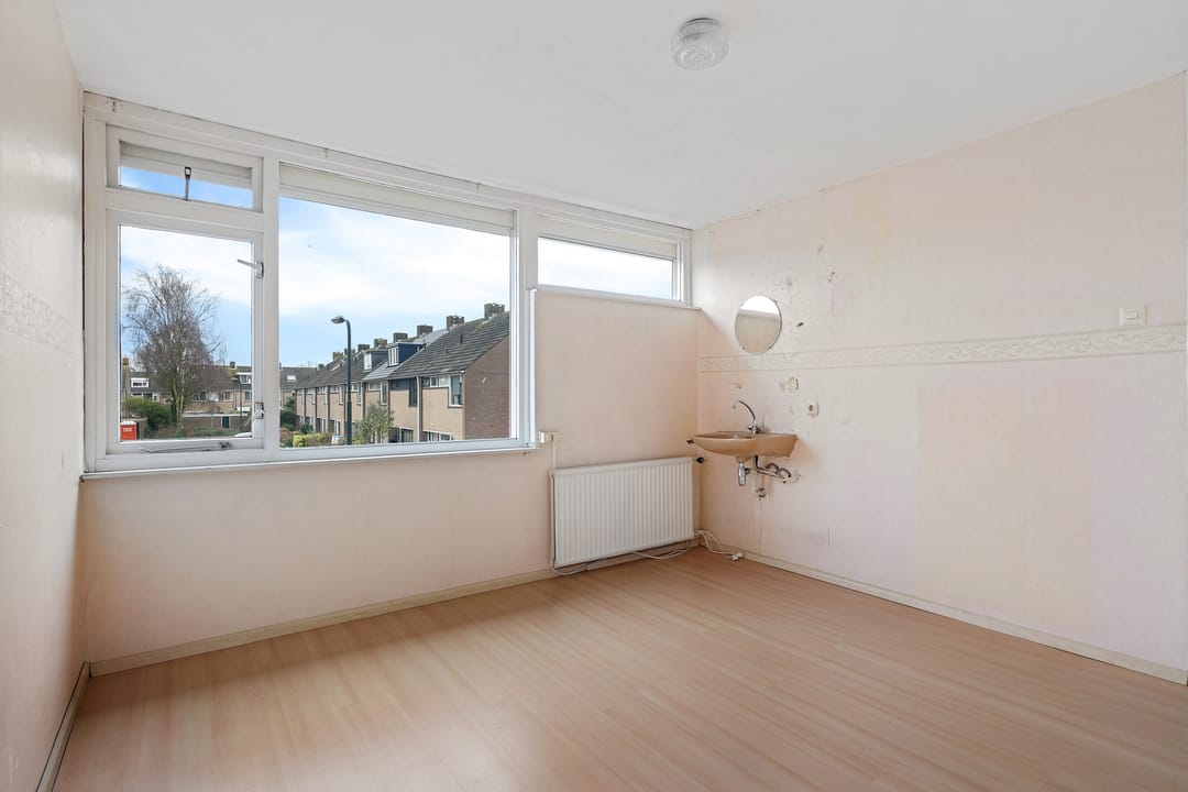 Photo 16 of Voltairestraat 21