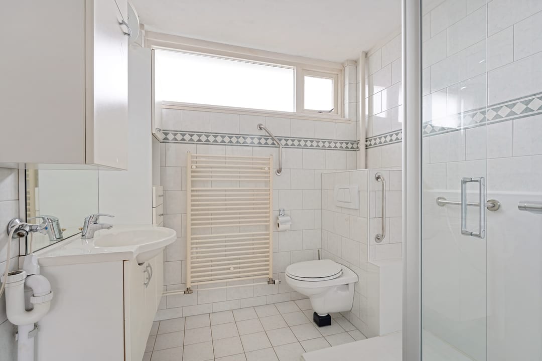 Photo 22 of Voltairestraat 21