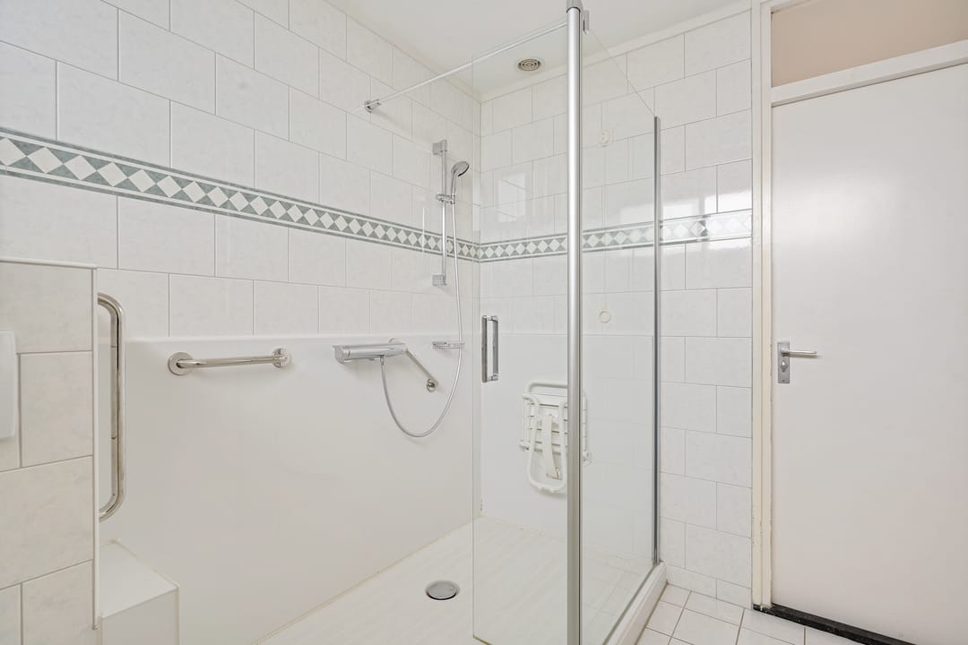 Photo 23 of Voltairestraat 21