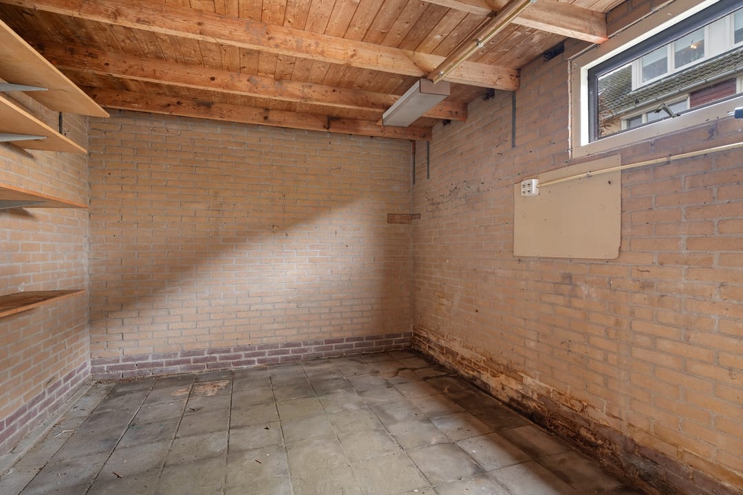 Photo 28 of Voltairestraat 21