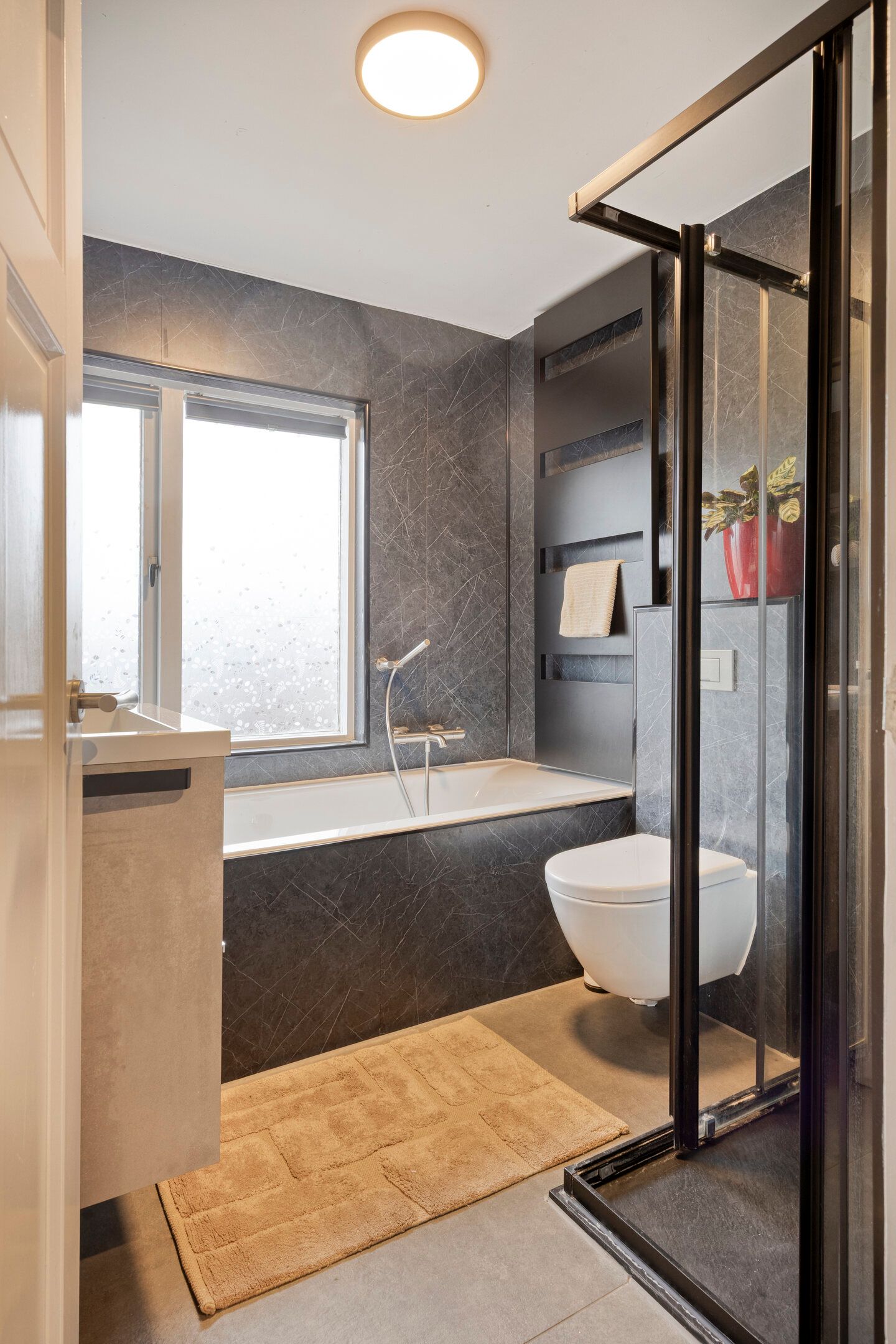 Photo 24 of Kardinaal van Enckevoirtstraat 27