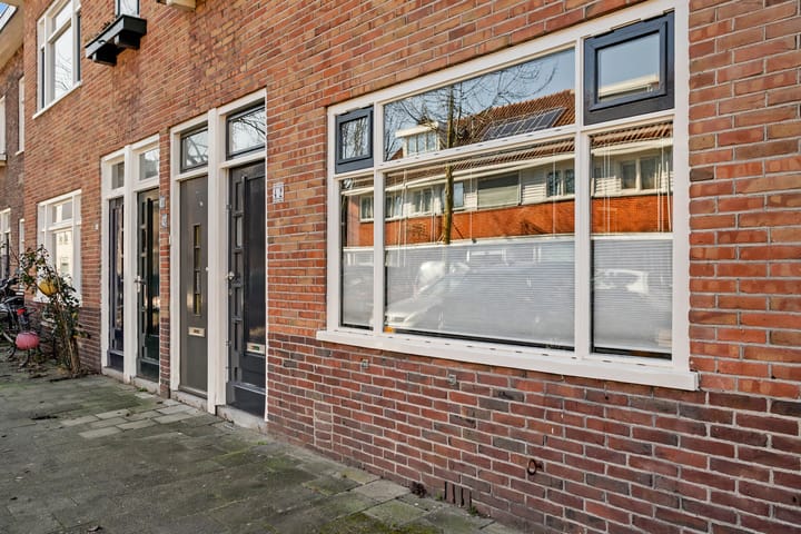 Photo 5 of Johannes Uitenbogaertstraat 42