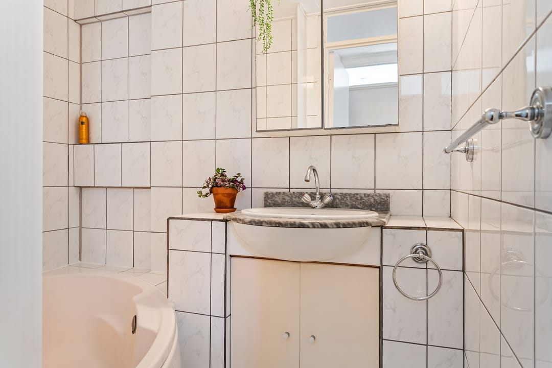 Photo 17 of Johannes Uitenbogaertstraat 42