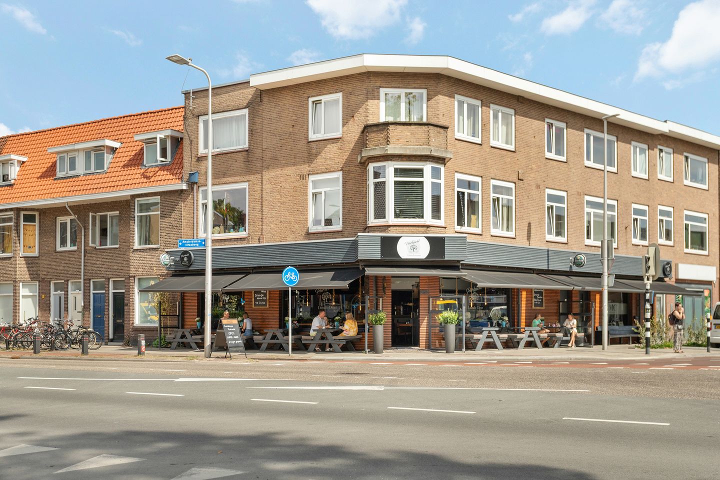 Photo 25 of Johannes Uitenbogaertstraat 42