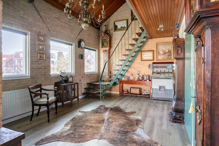 Photo 2 of Barneveldsestraat 1