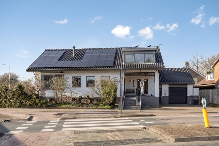 Photo 4 of Barneveldsestraat 1