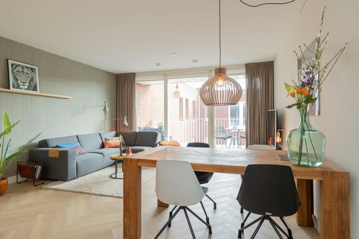 Photo 2 of Raaks 28-H