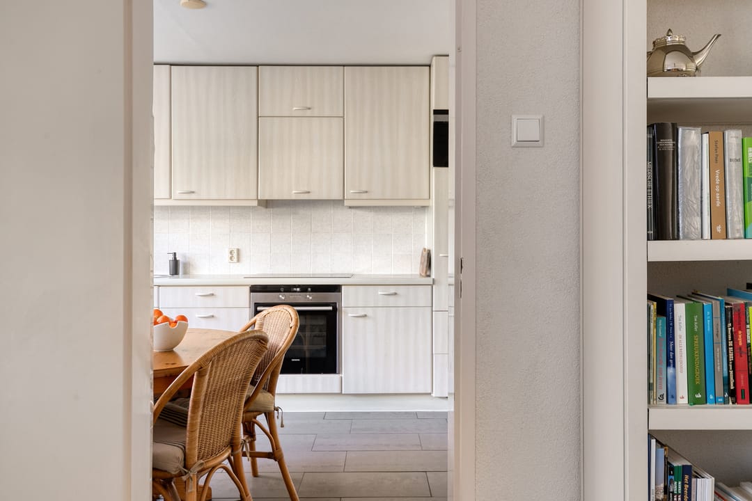 Spacious Semi-Detached House with Sunroom and Five Bedrooms in Quiet Nuenen Location — 15