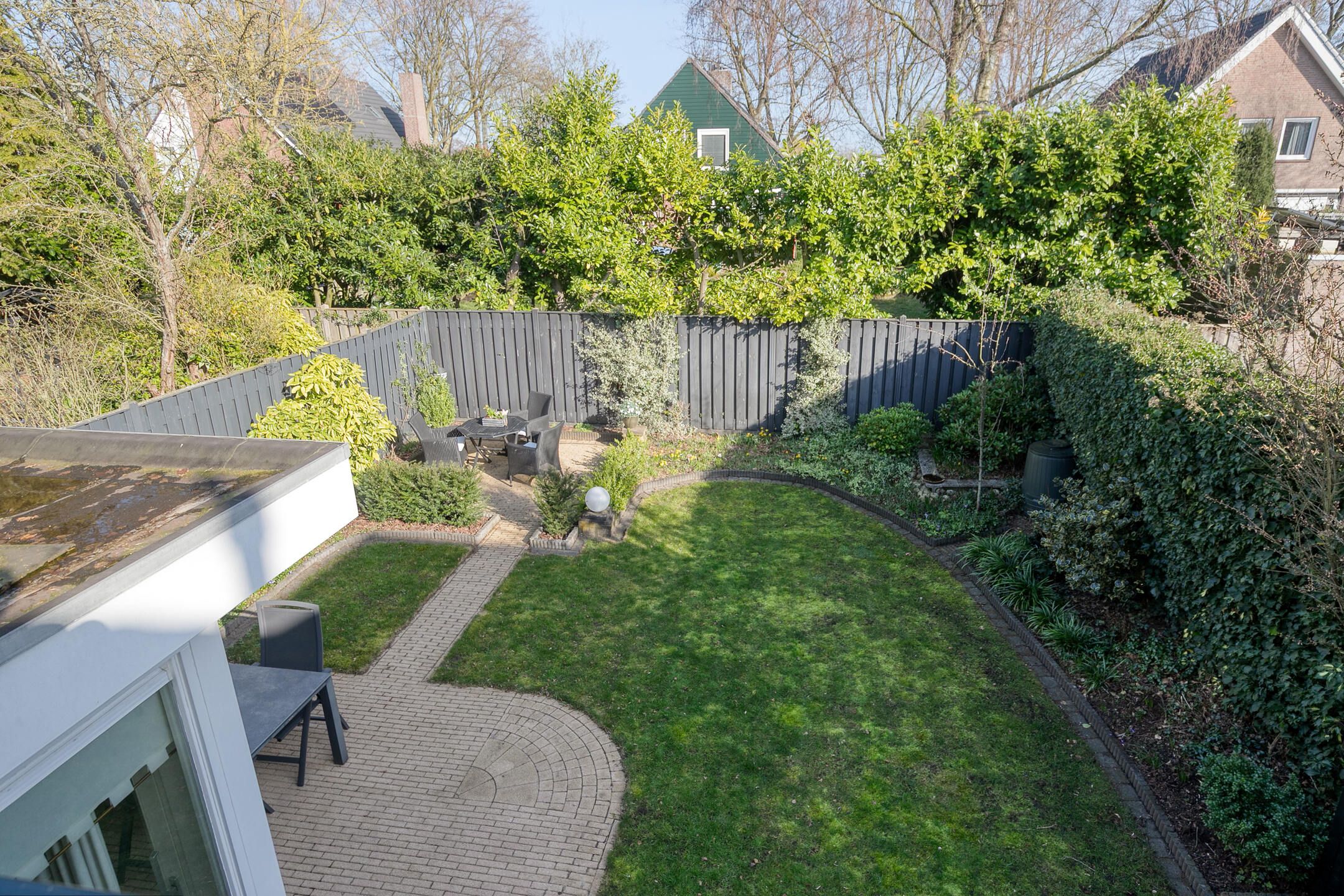 Spacious Semi-Detached House with Sunroom and Five Bedrooms in Quiet Nuenen Location — 25