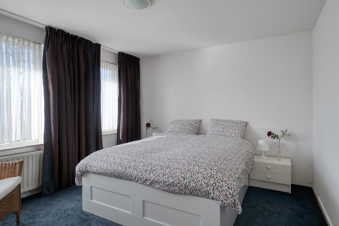 Spacious Semi-Detached House with Sunroom and Five Bedrooms in Quiet Nuenen Location — 26