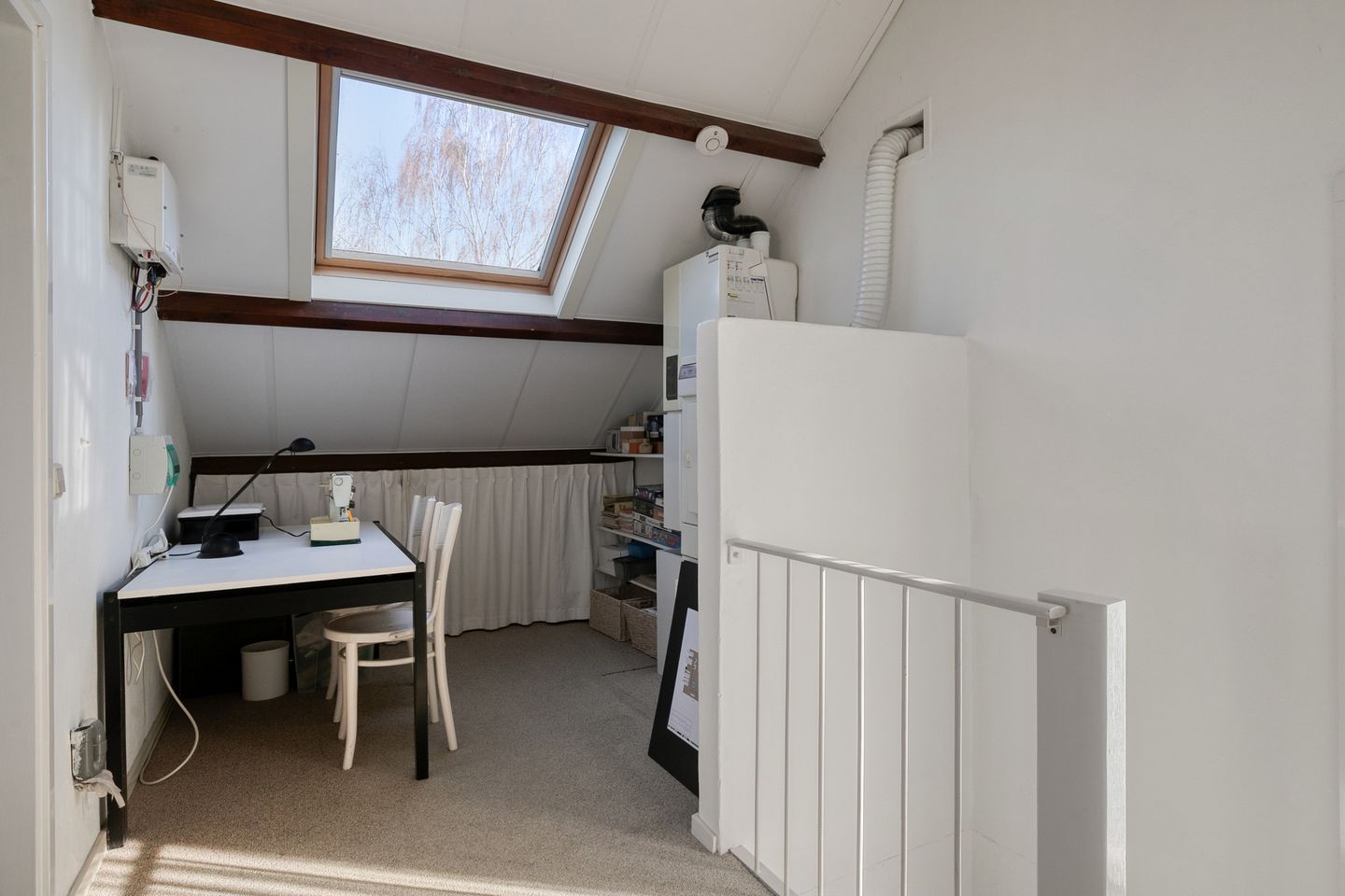 Spacious Semi-Detached House with Sunroom and Five Bedrooms in Quiet Nuenen Location — 32