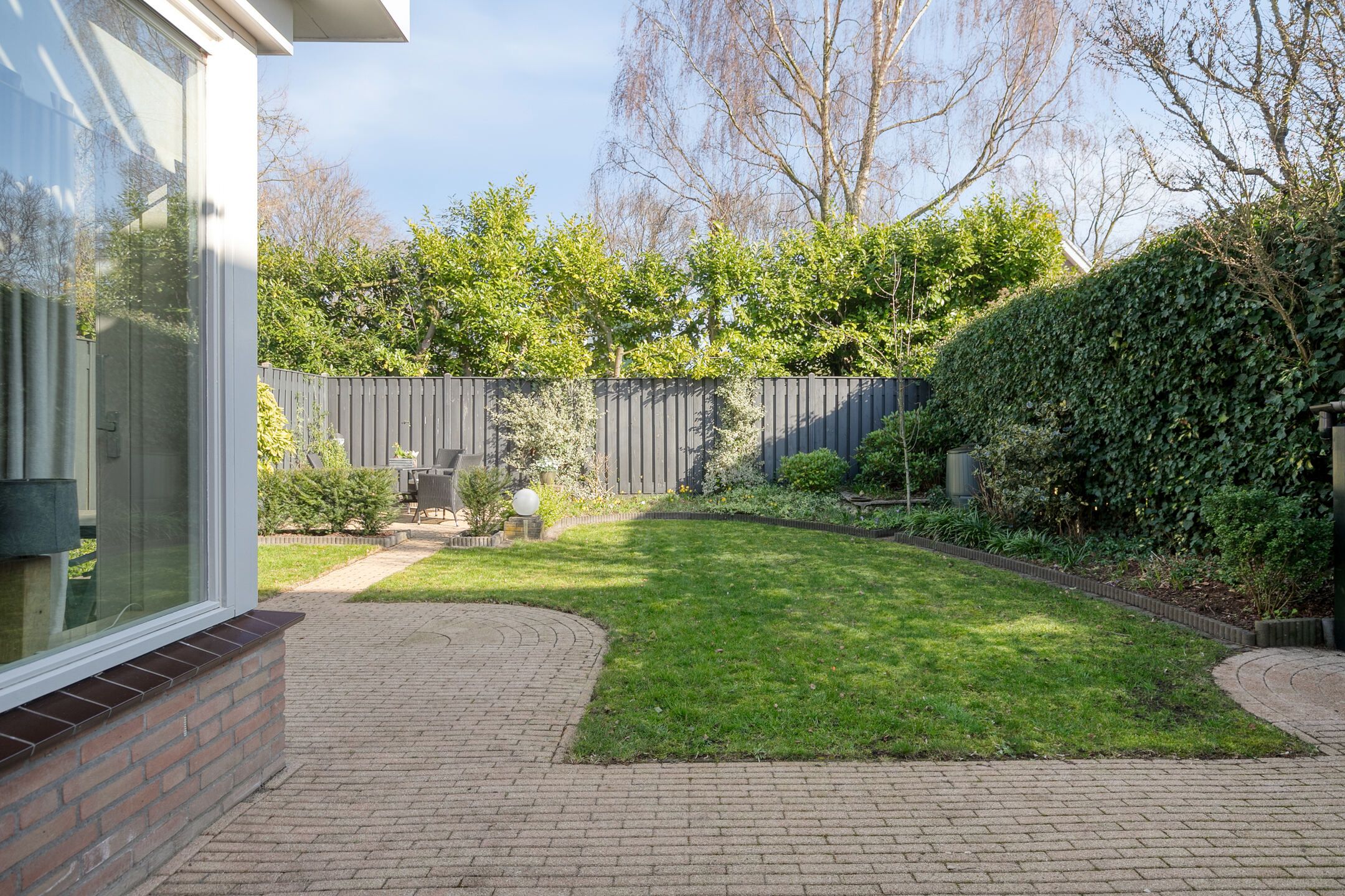 Spacious Semi-Detached House with Sunroom and Five Bedrooms in Quiet Nuenen Location — 37