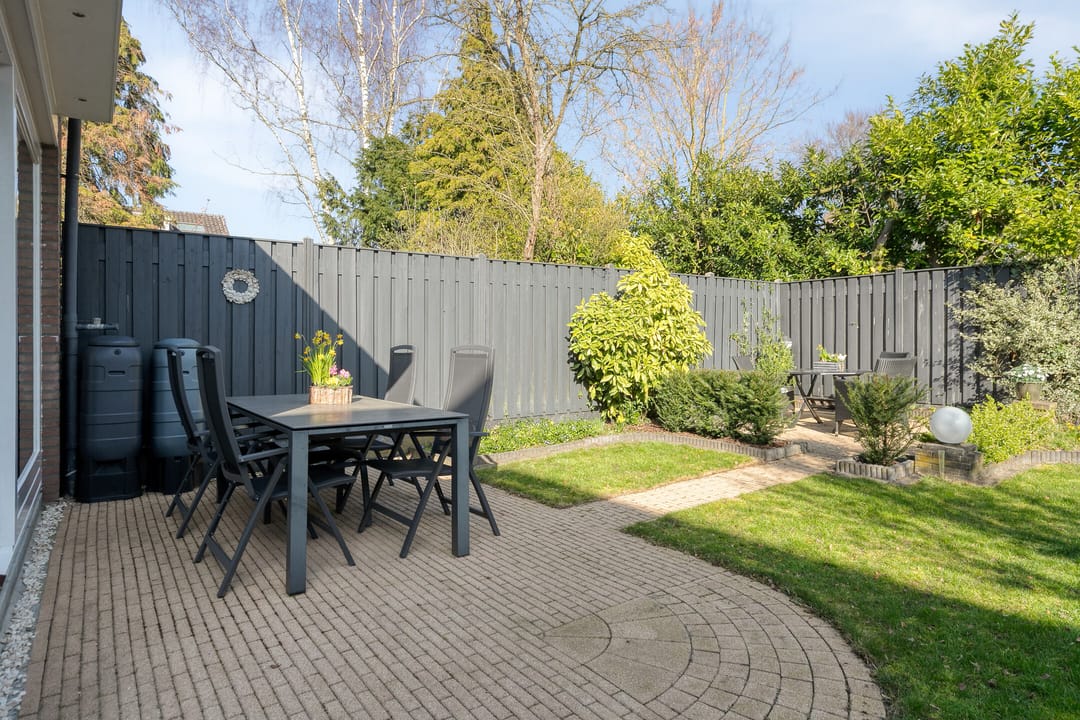 Spacious Semi-Detached House with Sunroom and Five Bedrooms in Quiet Nuenen Location — 39