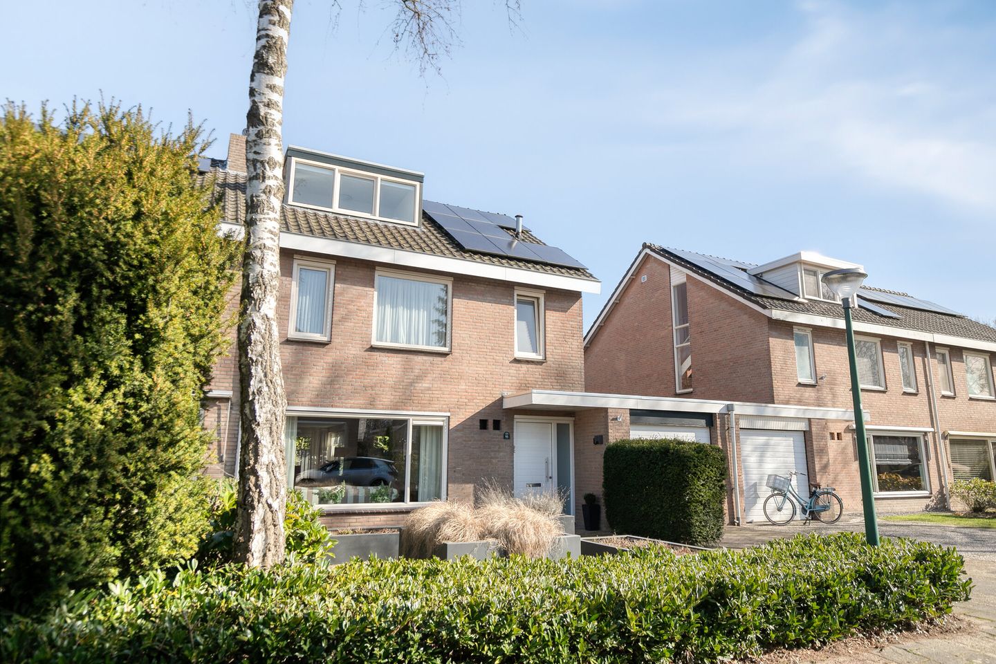 Spacious Semi-Detached House with Sunroom and Five Bedrooms in Quiet Nuenen Location — 42