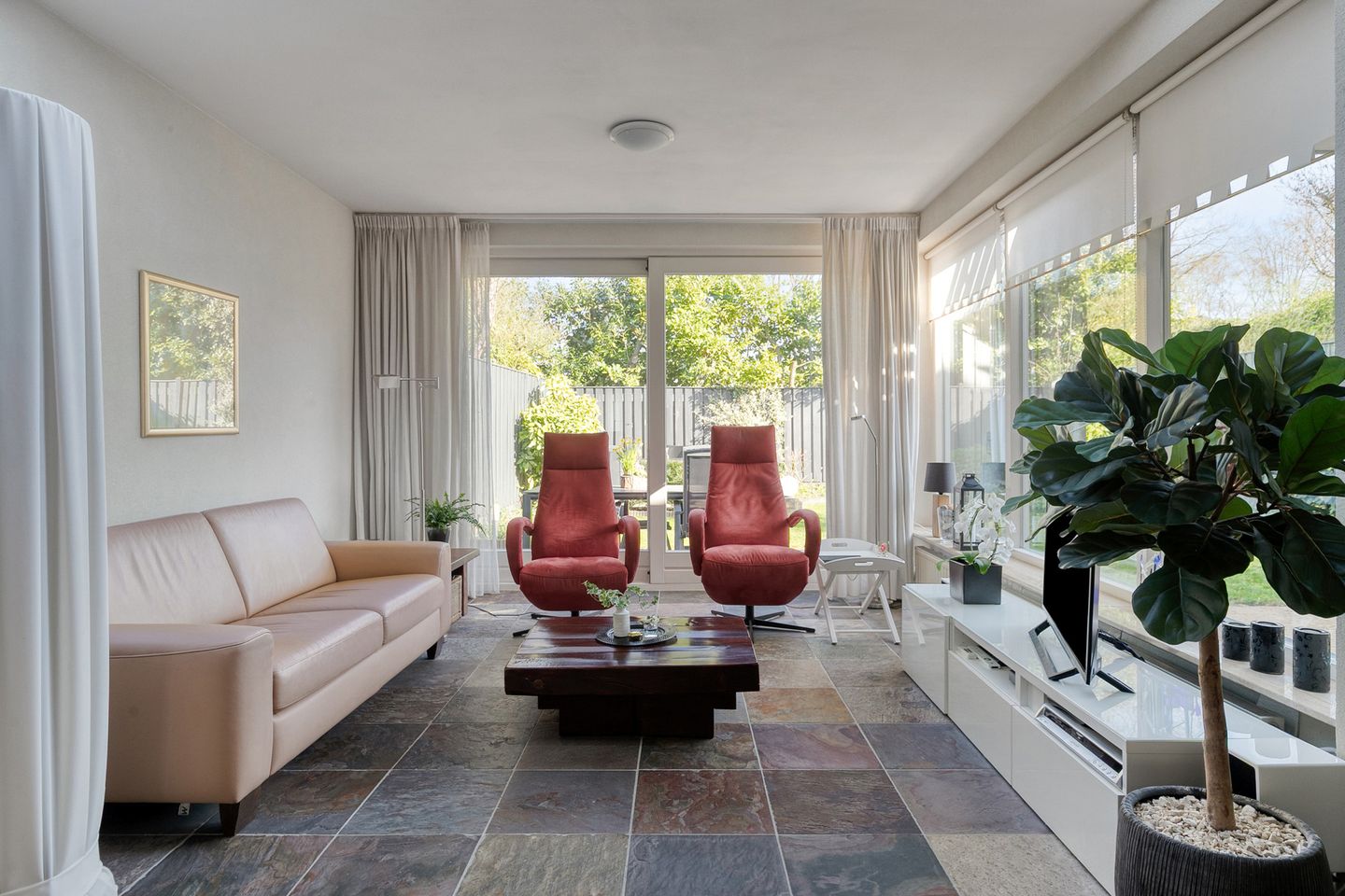 Spacious Semi-Detached House with Sunroom and Five Bedrooms in Quiet Nuenen Location — 12