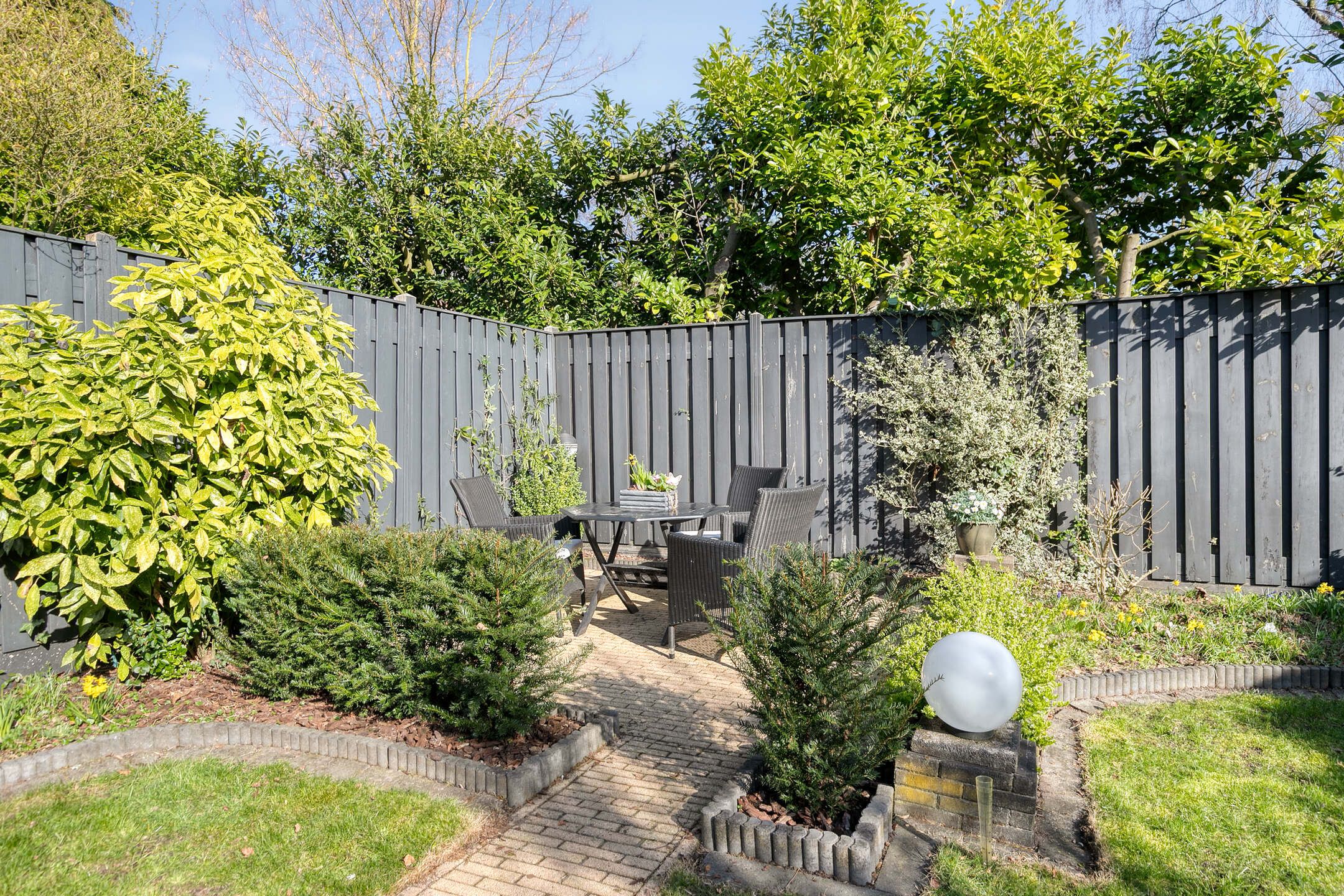 Spacious Semi-Detached House with Sunroom and Five Bedrooms in Quiet Nuenen Location — 40