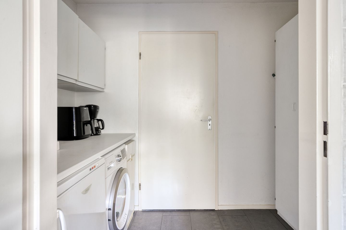 Spacious Semi-Detached House with Sunroom and Five Bedrooms in Quiet Nuenen Location — 18