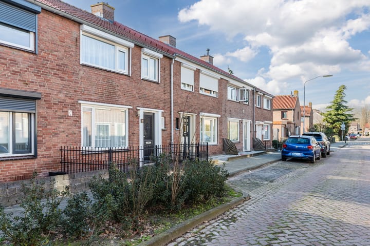 Photo 4 of van Bergenstraat 17