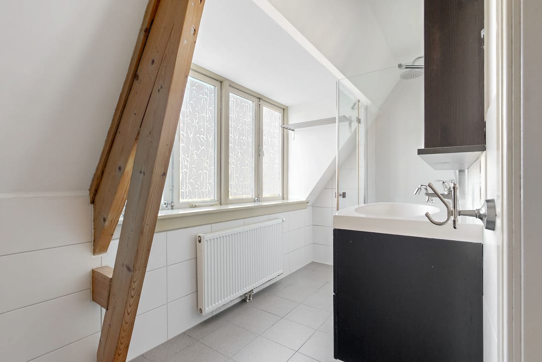 Photo 23 of Raafstraat 43