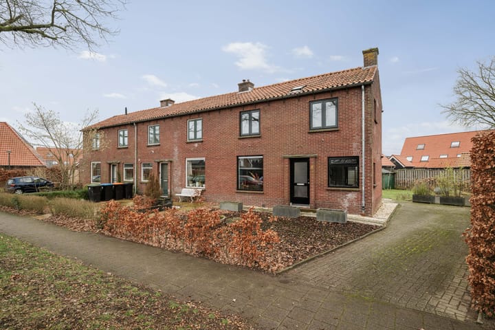 Foto 2 van Dorpsstraat 4