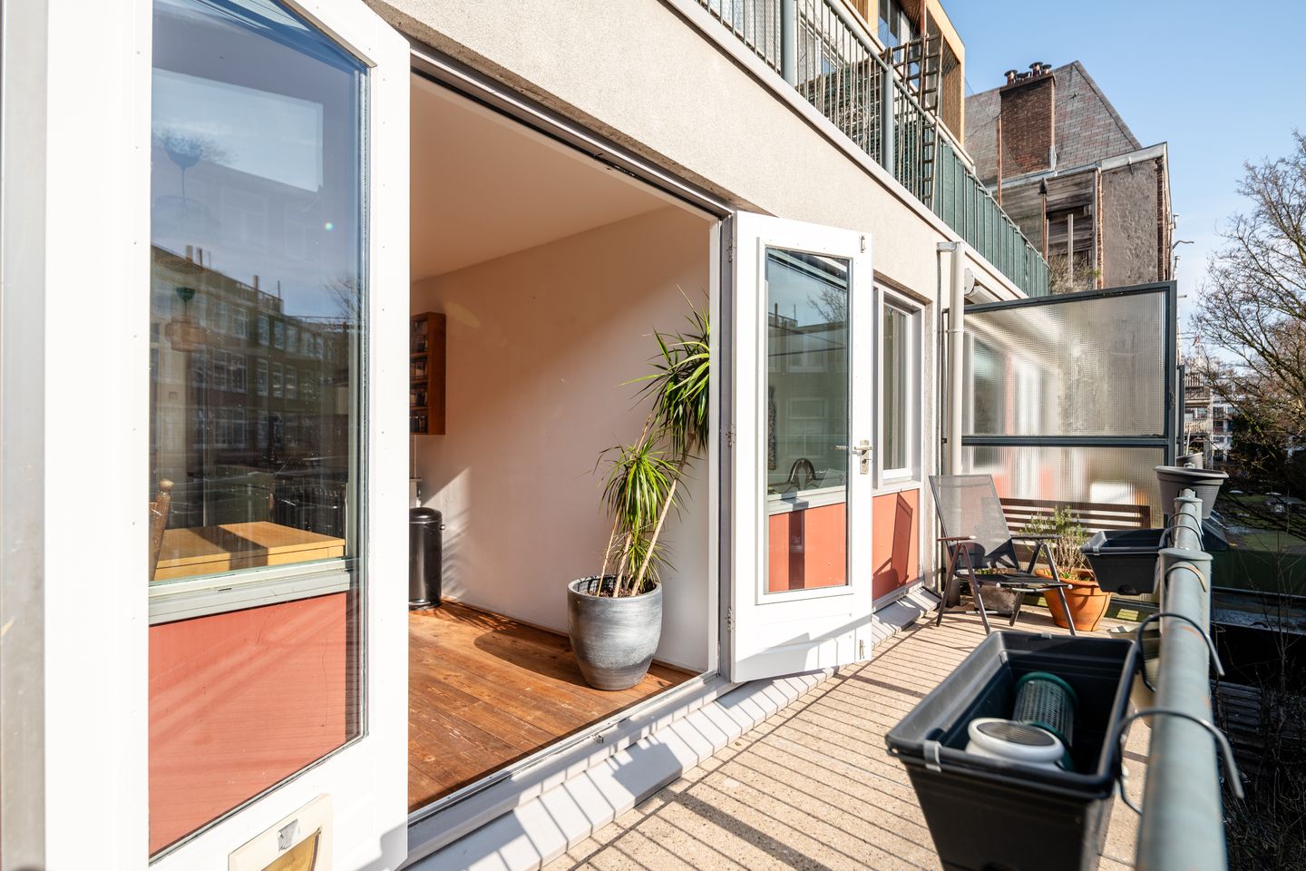 Spectacular Maisonette with 5.10m High Ceiling Living Room near Oosterpark — 16