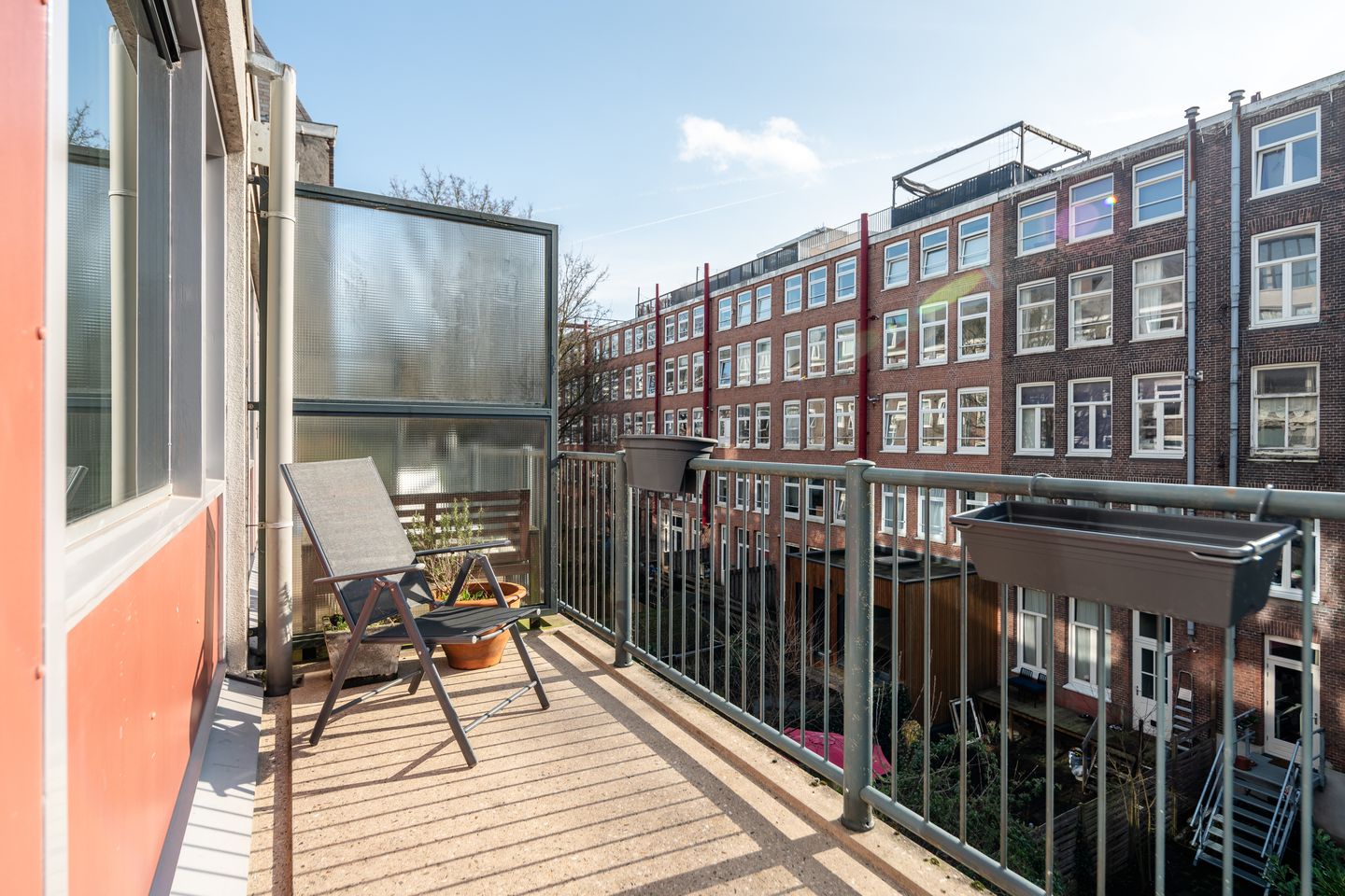Spectacular Maisonette with 5.10m High Ceiling Living Room near Oosterpark — 17