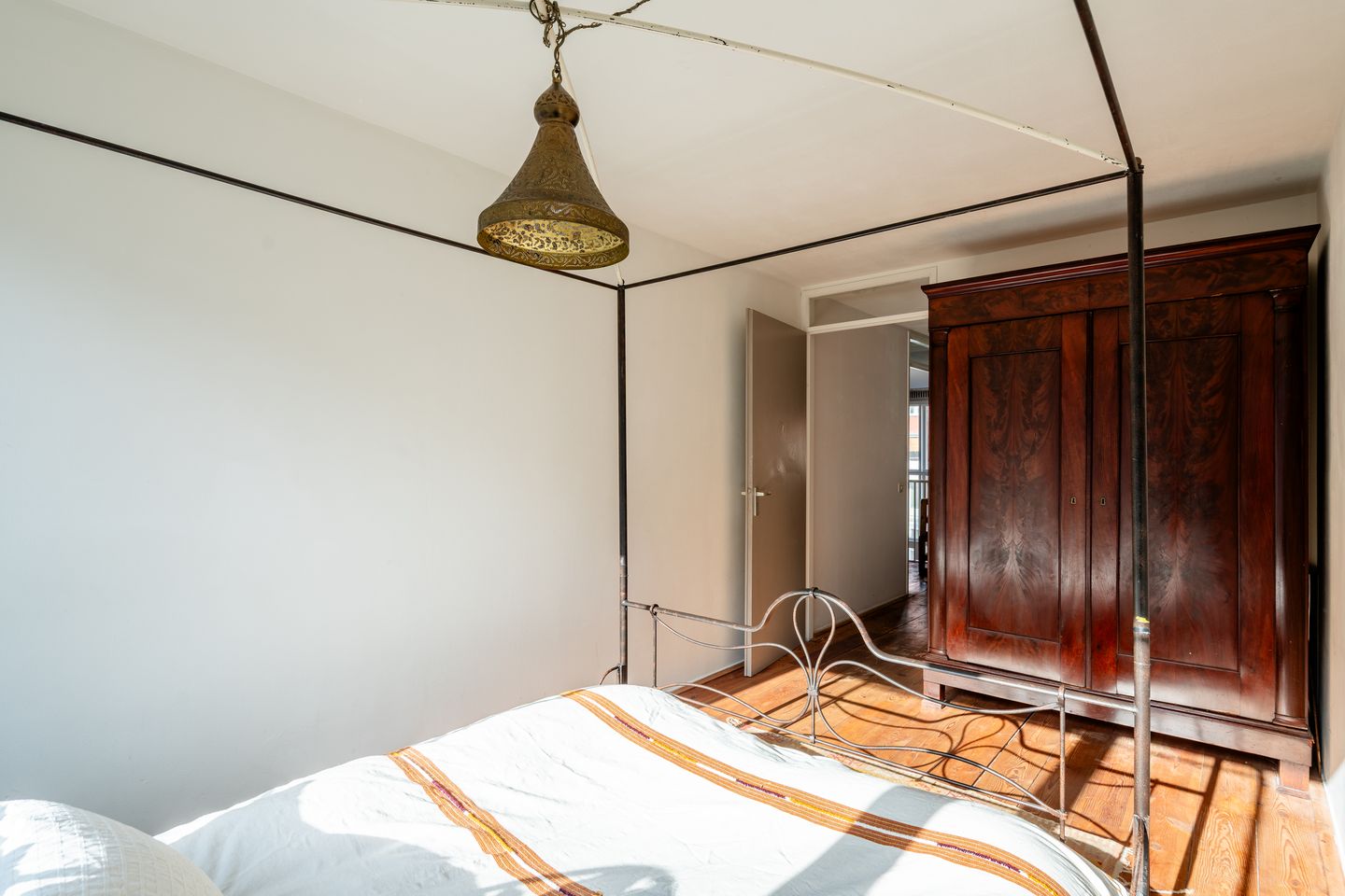 Spectacular Maisonette with 5.10m High Ceiling Living Room near Oosterpark — 21
