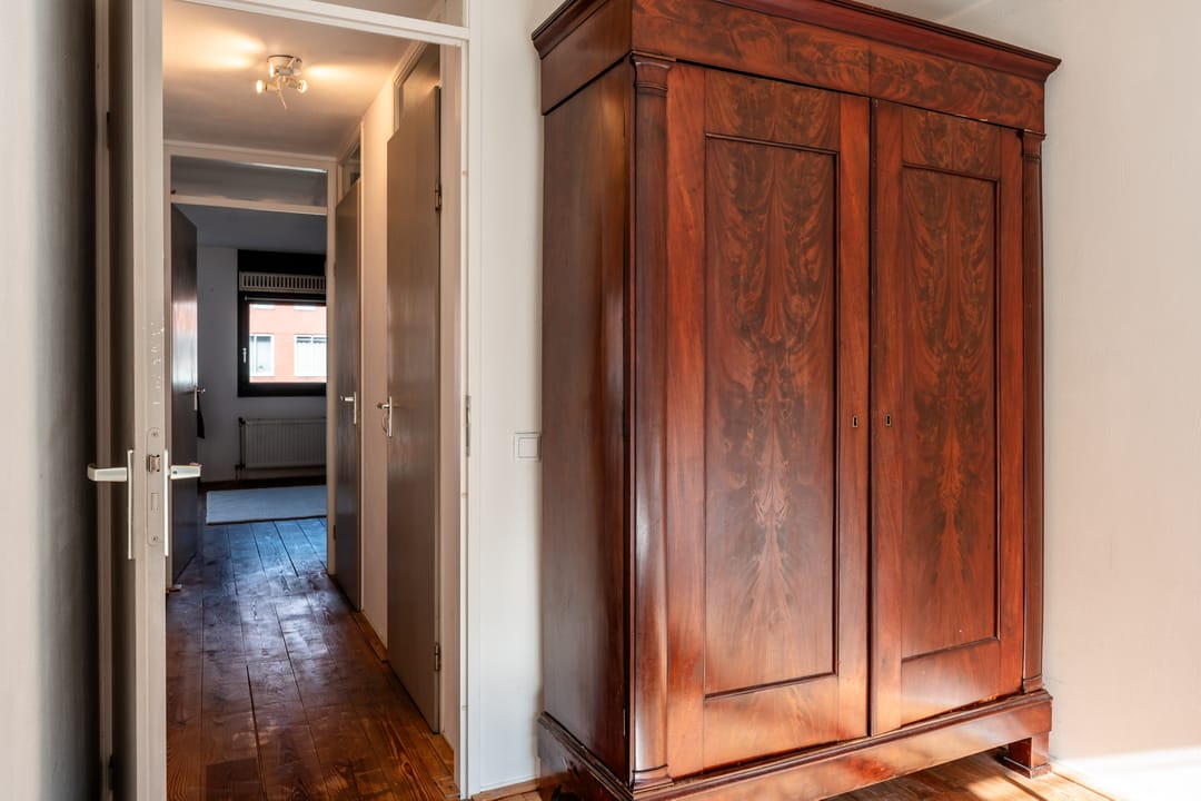 Spectacular Maisonette with 5.10m High Ceiling Living Room near Oosterpark — 22
