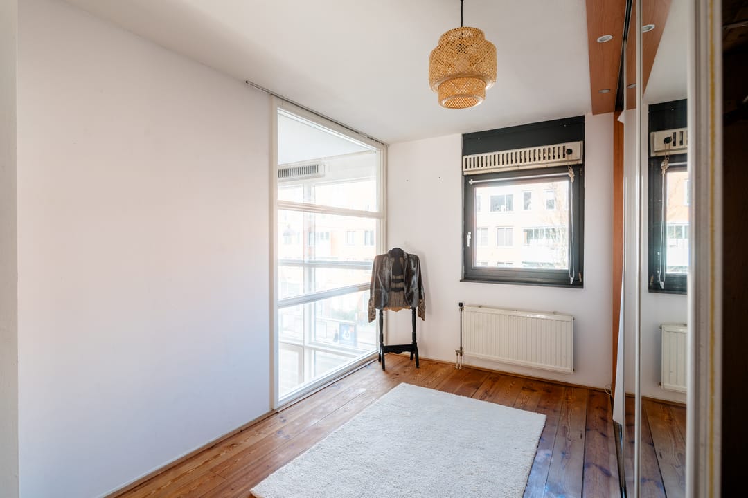 Spectacular Maisonette with 5.10m High Ceiling Living Room near Oosterpark — 27