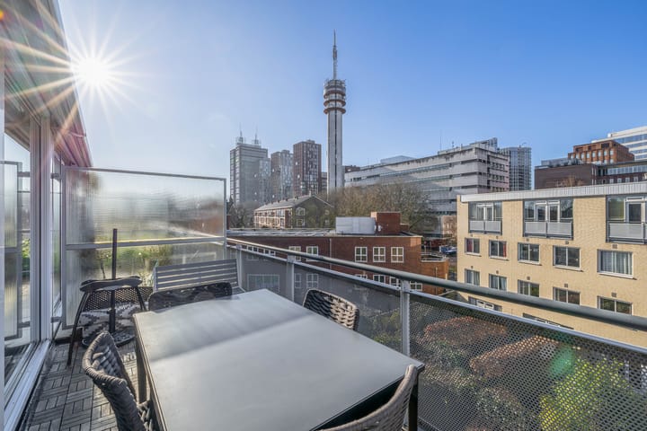 Photo 4 of Amalia van Solmsstraat 1-P