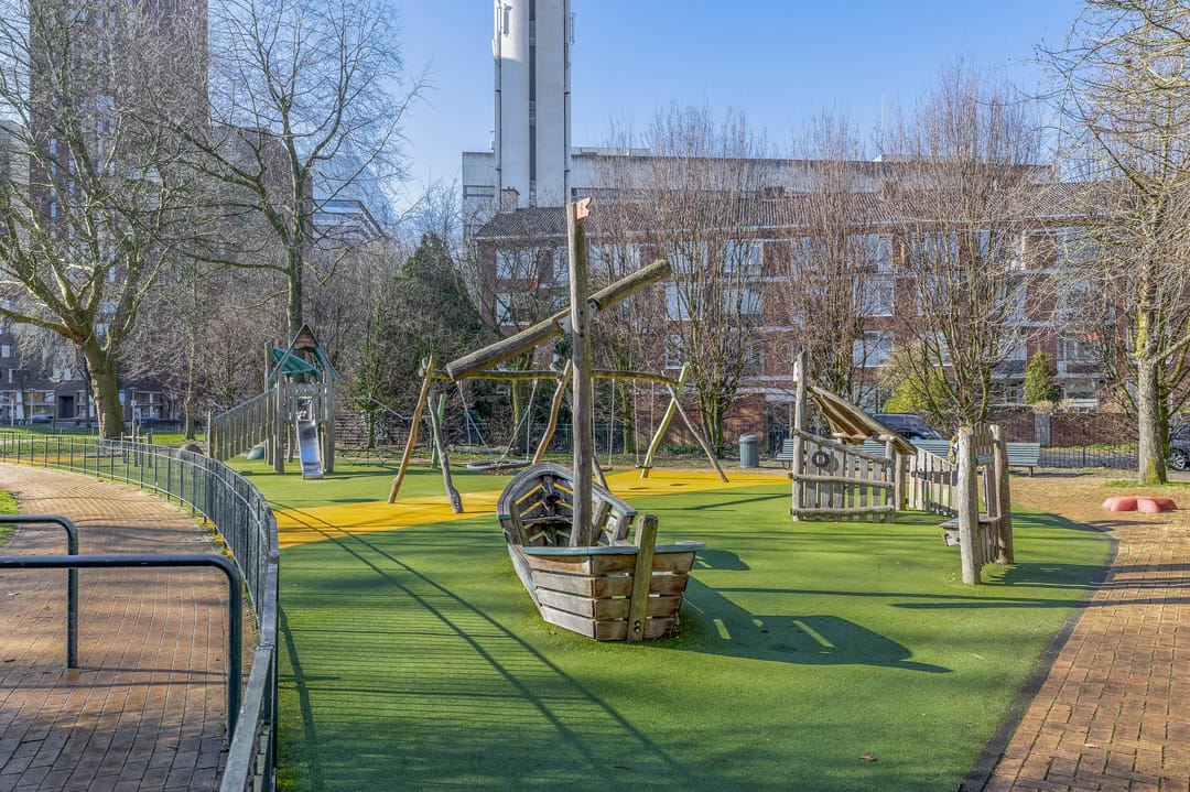 Photo 43 of Amalia van Solmsstraat 1-P