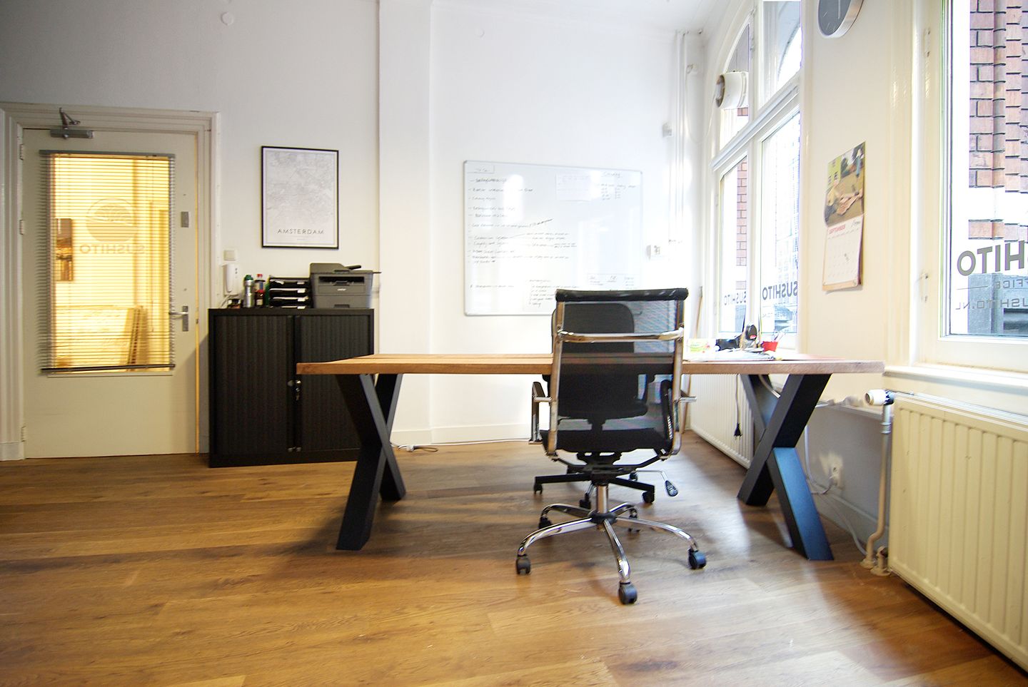 View photo 4 of Warmoesstraat 149