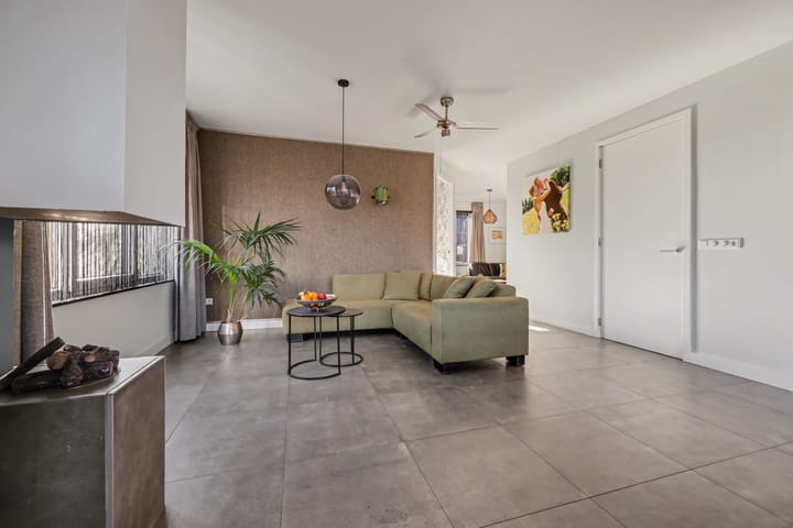 Foto 3 van Weegbree 18