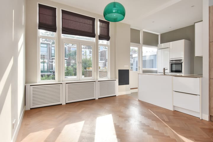 Photo 4 of Van Beverningkstraat 260