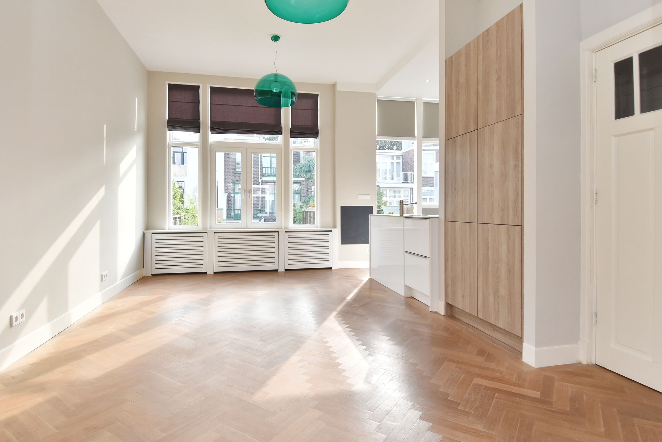 Photo 9 of Van Beverningkstraat 260