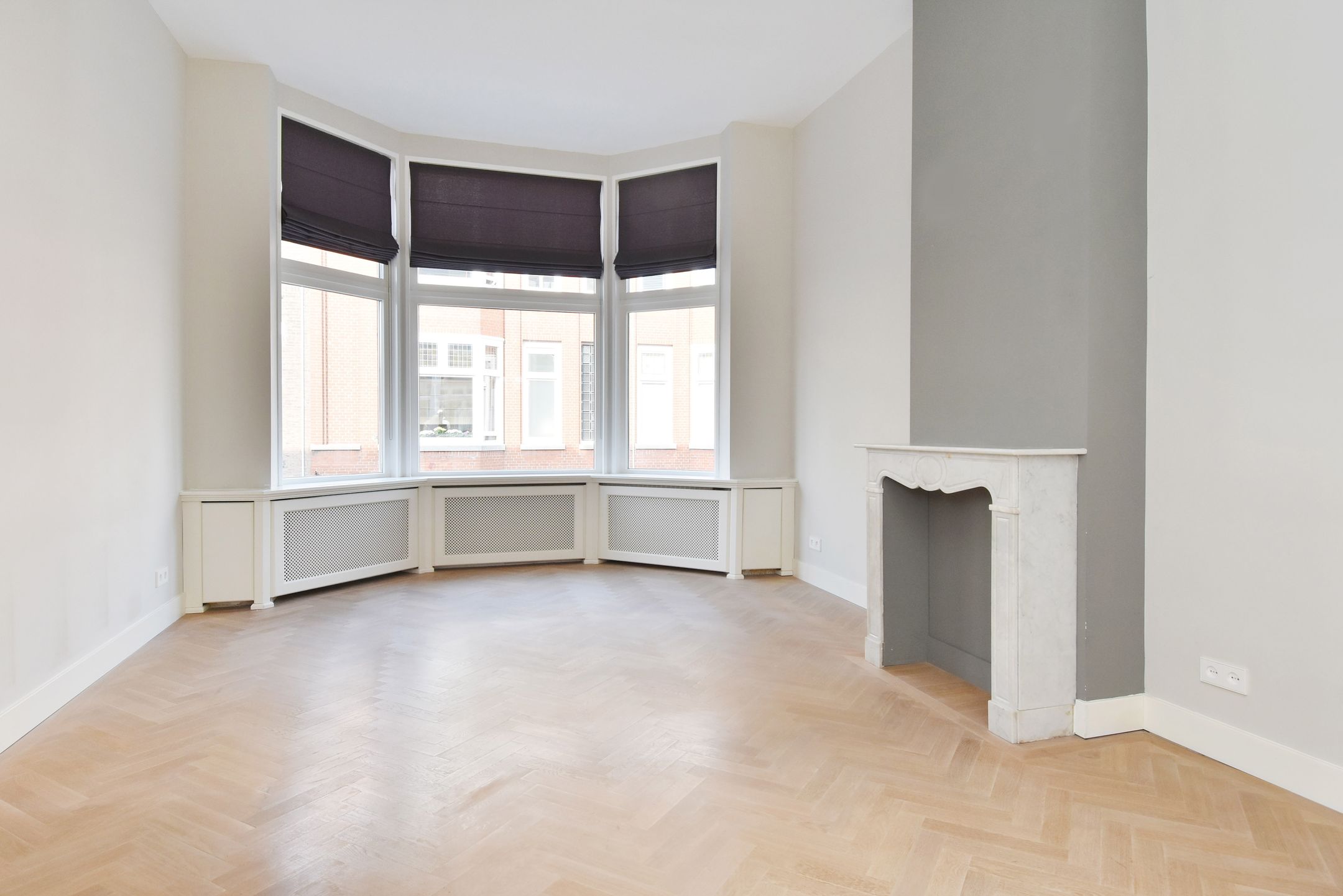 Photo 12 of Van Beverningkstraat 260