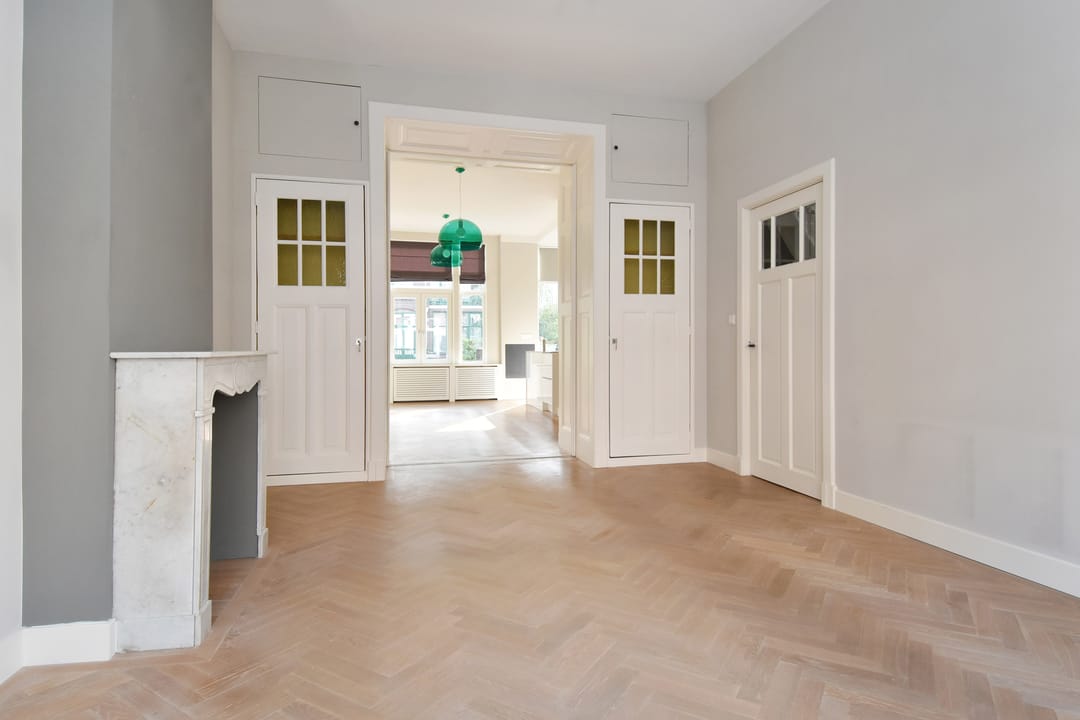 Photo 13 of Van Beverningkstraat 260