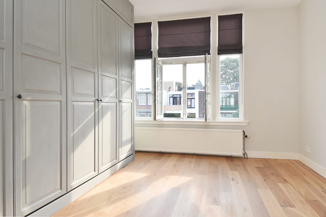 Photo 17 of Van Beverningkstraat 260