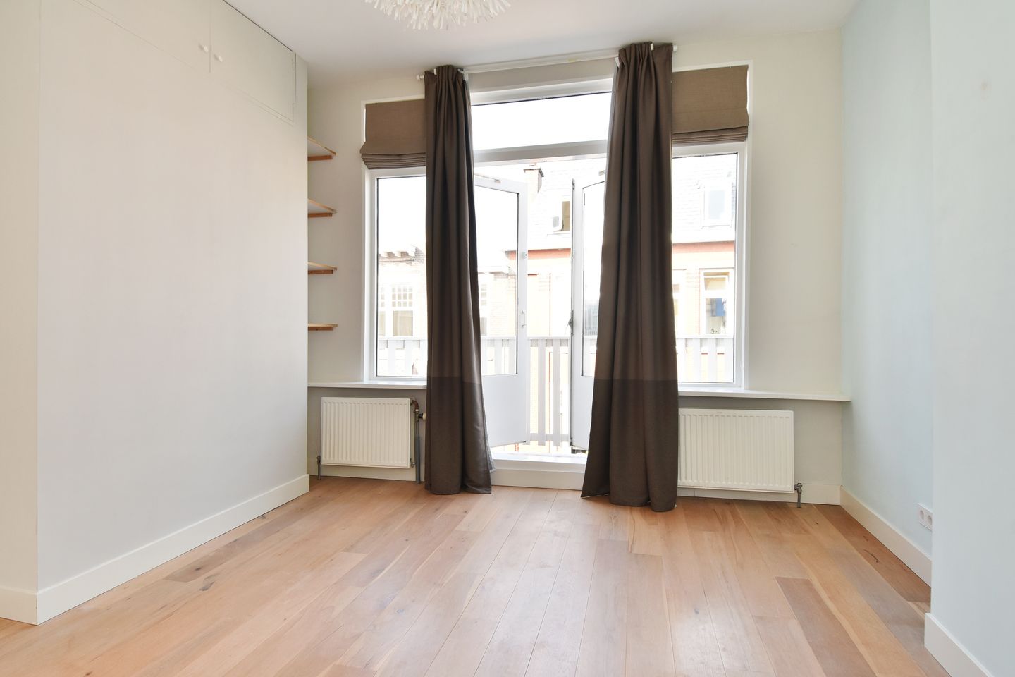 Photo 20 of Van Beverningkstraat 260