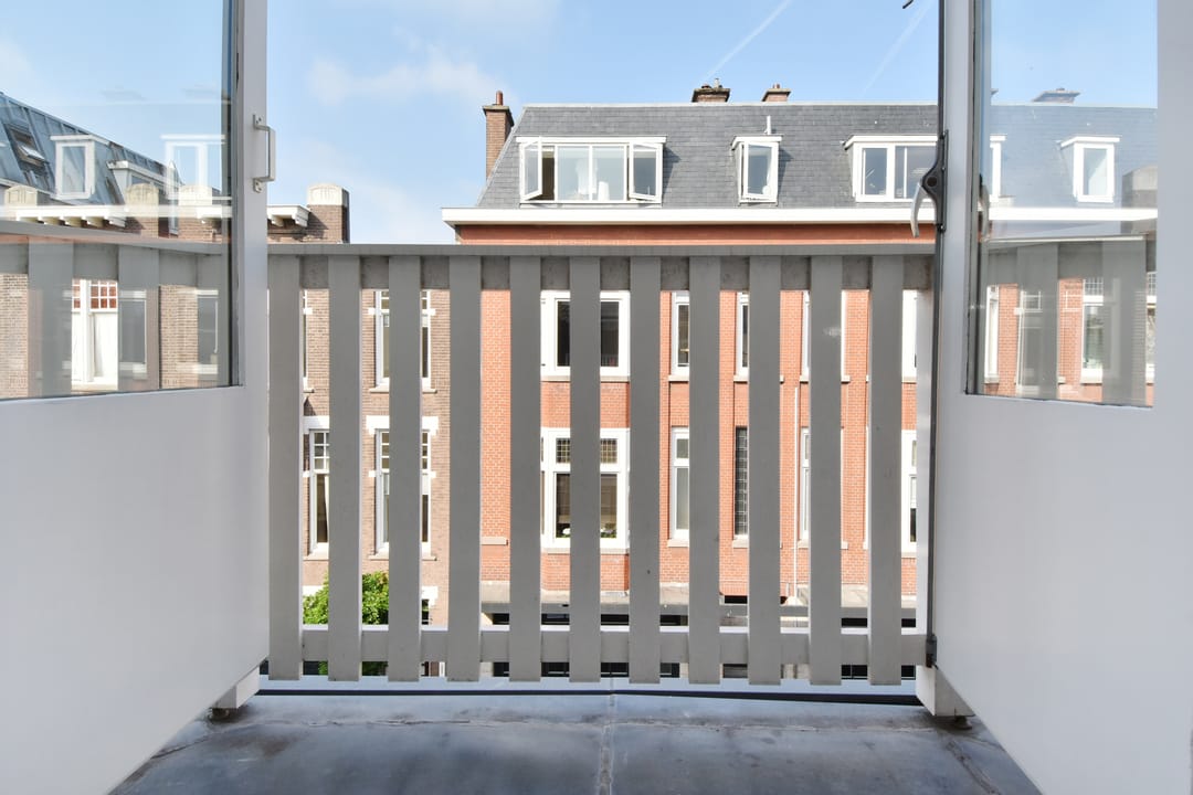 Photo 22 of Van Beverningkstraat 260