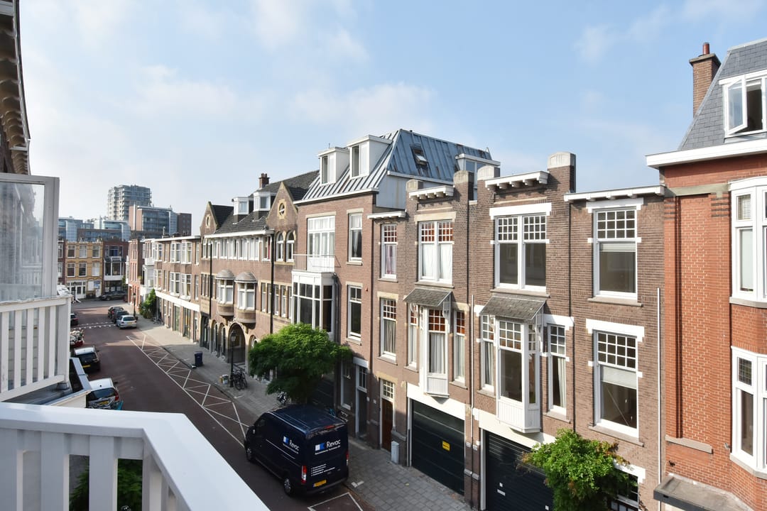 Photo 23 of Van Beverningkstraat 260